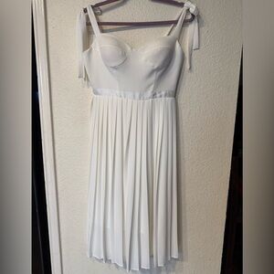 Elegant White Pleated Dress New without tag!A1